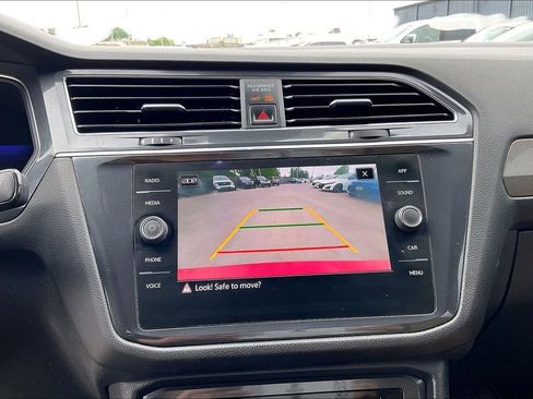 Used 2022 Volkswagen Tiguan SE image 30