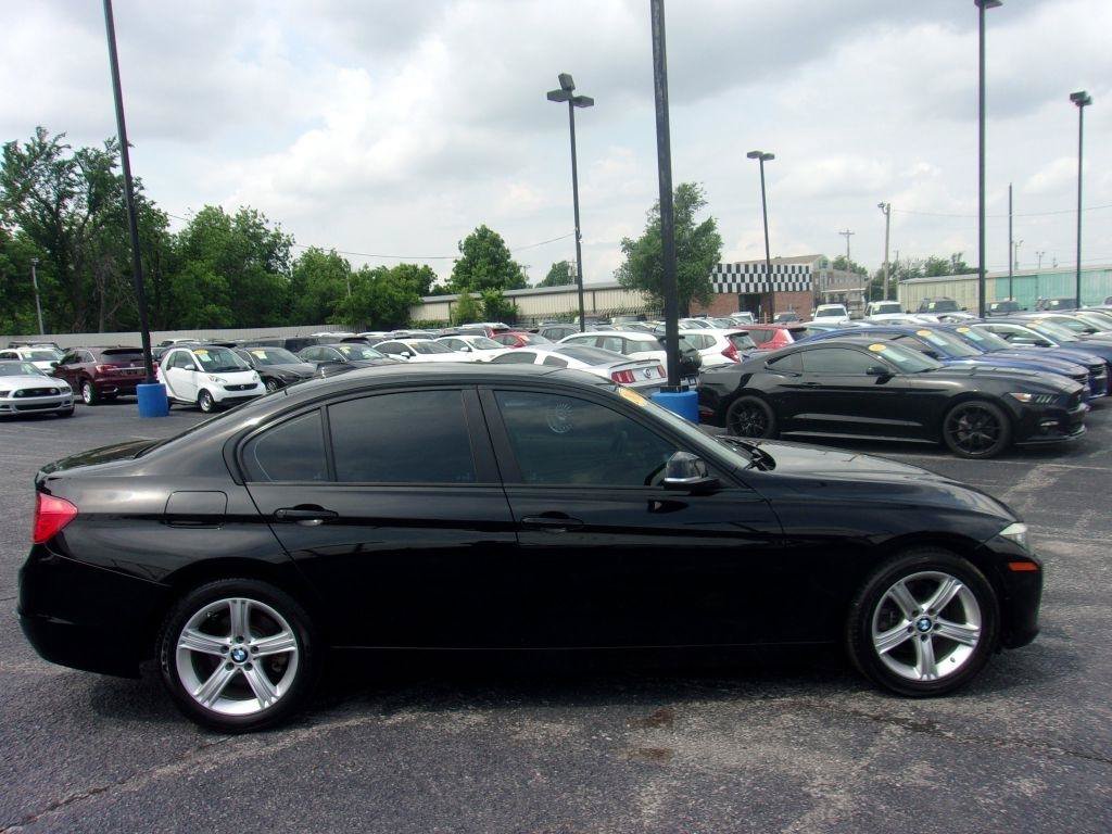 Used 2015 BMW 320i Sedan RWD image 4