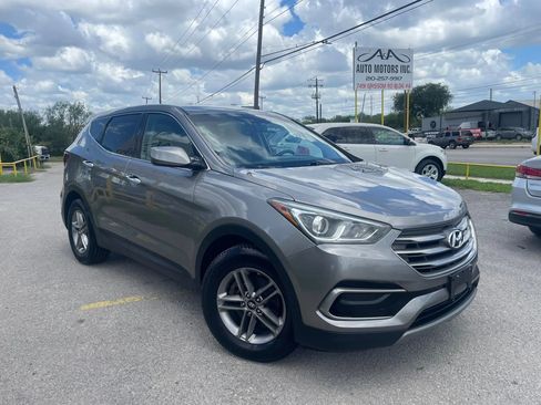 Used 2017 Hyundai Santa Fe Sport FWD image 2