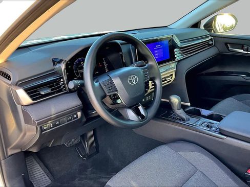Used 2026 Toyota Camry LE w/ Convenience Package FWD image 17