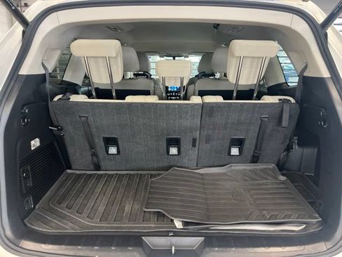Used 2022 Subaru Ascent Premium w/ Convenience Package AWD/4WD image 9