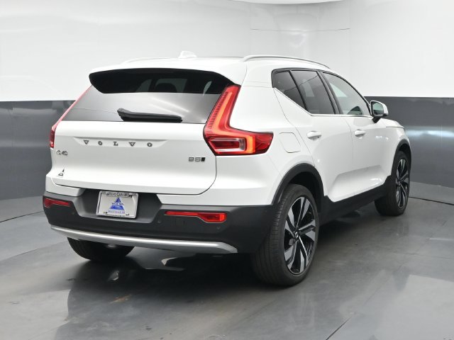 Used 2024 Volvo XC40 B5 Plus w/ Climate Package AWD/4WD image 8
