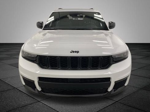 Used 2024 Jeep Grand Cherokee L Limited w/ Black Appearance Package AWD/4WD image 2