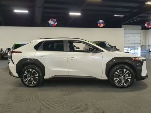 Used 2024 Toyota bZ4X XLE image 3