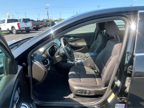 Used 2025 Chevrolet Malibu LT FWD image 11
