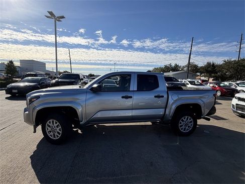 Used 2025 Toyota Tacoma SR image 7