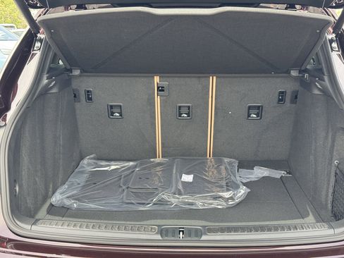 New 2025 Porsche Macan image 14