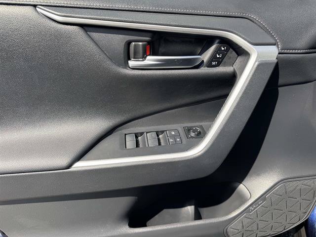 Used 2021 Toyota RAV4 Limited AWD/4WD image 32