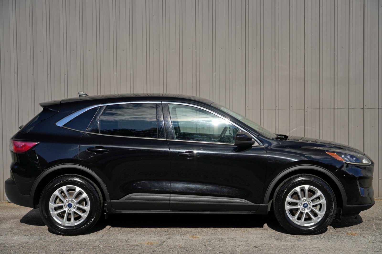 Used 2020 Ford Escape SE FWD image 46