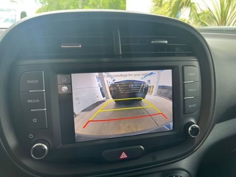 Used 2025 Kia Soul LX w/ LX Technology Package image 22