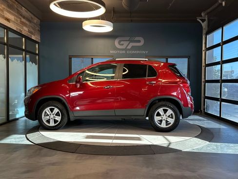 Used 2019 Chevrolet Trax LT w/ LT Convenience Package AWD/4WD image 6
