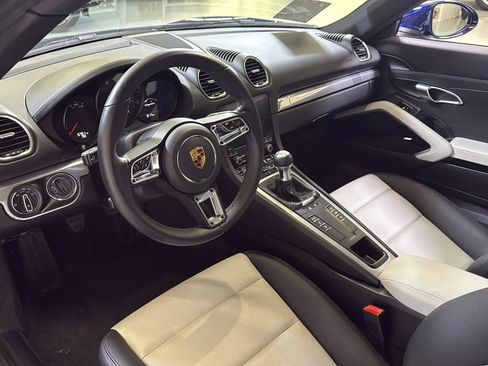 Used 2024 Porsche 718 Cayman image 17