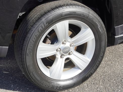 Used 2015 Jeep Compass Sport image 4