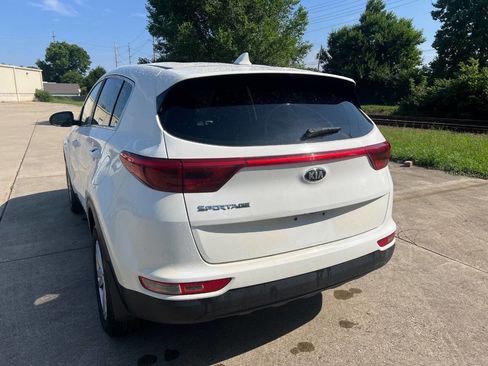 Used 2017 Kia Sportage LX image 2