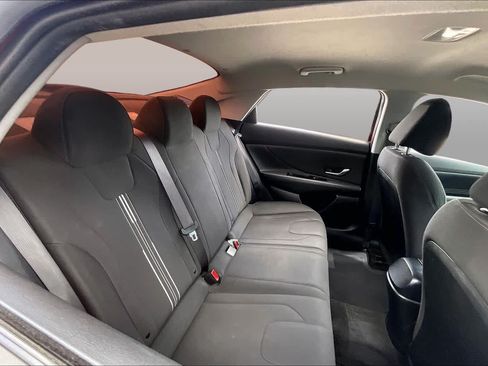 Used 2023 Hyundai Elantra SEL w/ Convenience Package FWD image 16