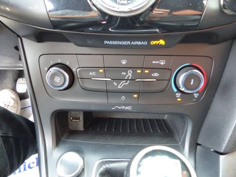 Used 2017 Ford Focus ST FWD image 41