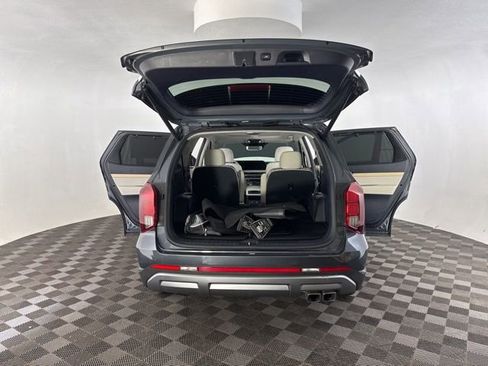 Used 2024 Hyundai Palisade Limited image 20