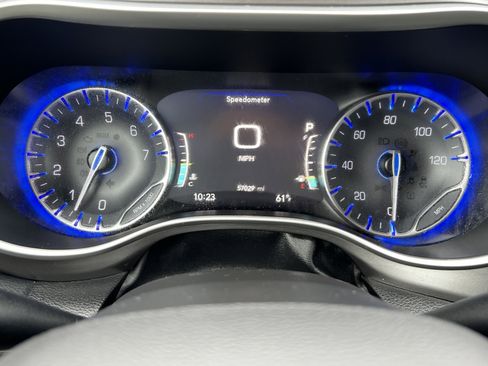 Used 2022 Chrysler Pacifica Touring-L FWD image 29