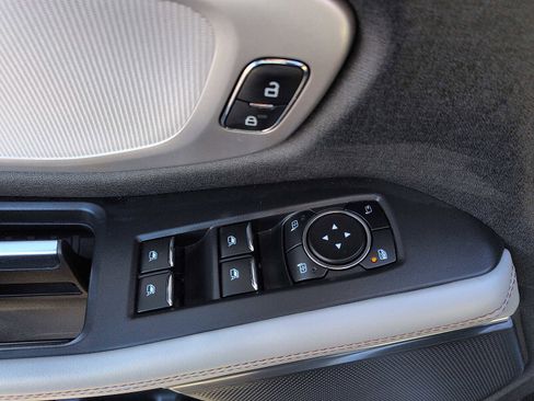 Used 2025 Ford Expedition Active image 15