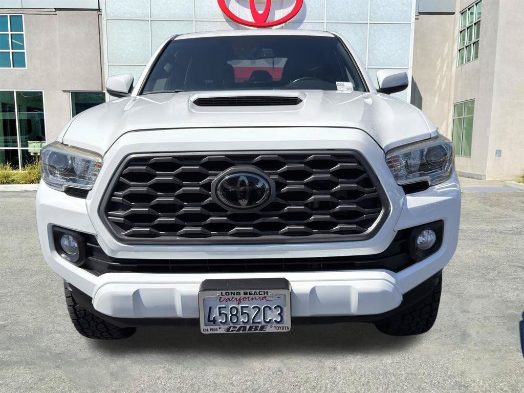 Used 2021 Toyota Tacoma TRD Sport w/ Technology Package AWD/4WD image 3