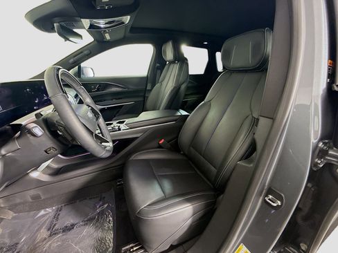 Used 2023 Cadillac Lyriq 2WD image 22