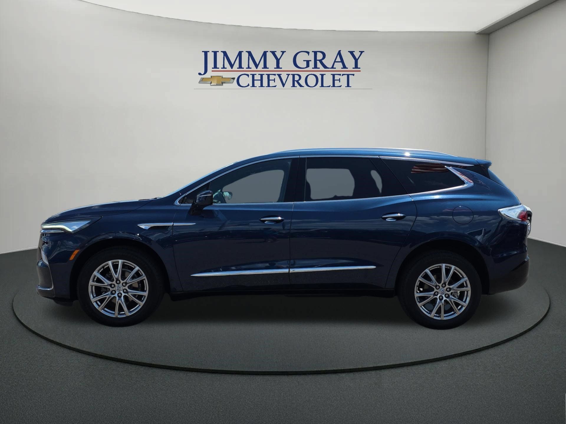 Used 2023 Buick Enclave Essence w/ Experience Buick Package FWD image 2