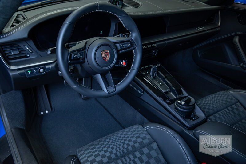 Used 2026 Porsche 911 Carrera GTS RWD image 22