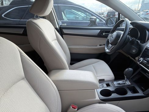 Used 2018 Subaru Outback 2.5i Premium image 10