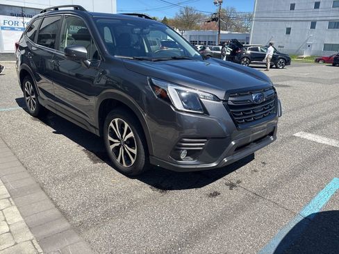 Used 2022 Subaru Forester Limited w/ Popular Package #2 image 1