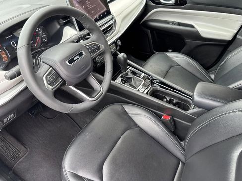 Used 2025 Jeep Compass Limited AWD/4WD image 4