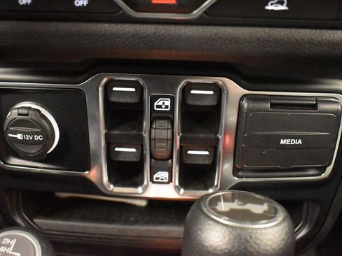 Used 2024 Jeep Wrangler Sport S image 21