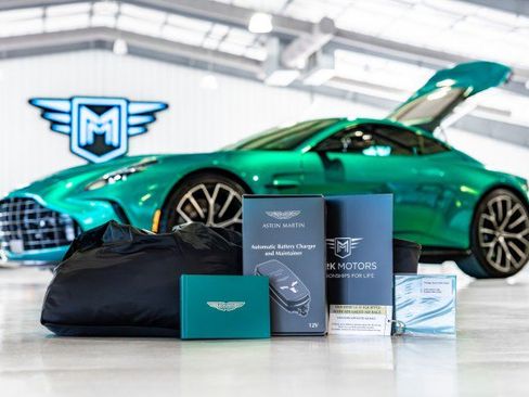 Used 2025 Aston Martin V8 Vantage Coupe RWD image 27