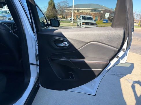 Used 2022 Jeep Cherokee Trailhawk w/ Premium Leather Package image 45