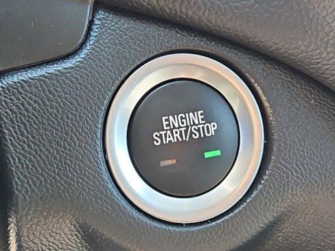 Used 2023 Chevrolet Equinox LT FWD image 16