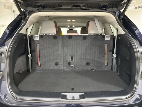 Used 2023 Toyota Highlander LE FWD image 24
