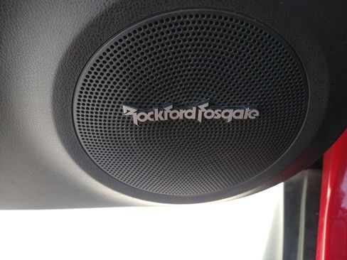 Used 2015 Nissan Juke SV w/ Technology Package FWD image 30