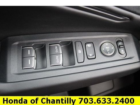 Used 2025 Honda Accord SE image 19