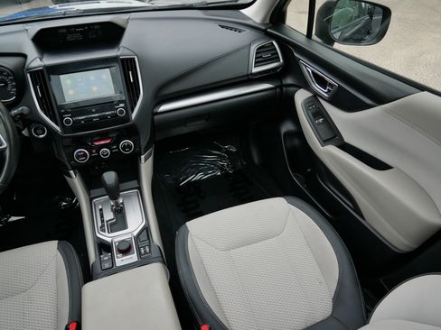 Used 2019 Subaru Forester Premium AWD/4WD image 11