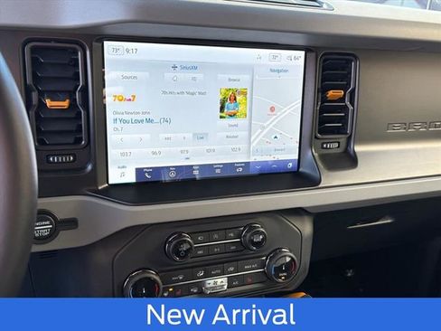 Used 2022 Ford Bronco Badlands image 11