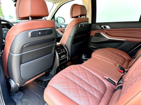 New 2026 BMW X7 xDrive40i w/ Premium Package image 18