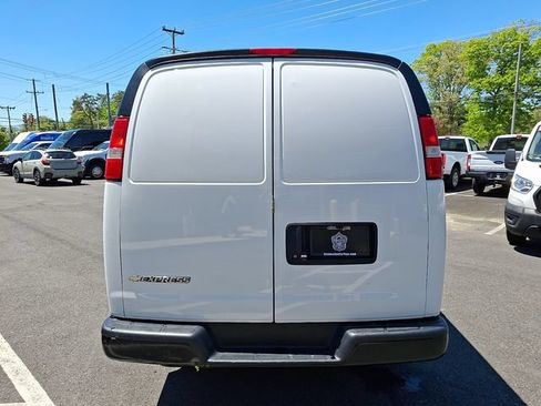 Used 2021 Chevrolet Express 2500 RWD image 8