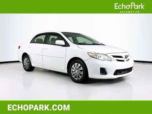 Used 2011 Toyota Corolla LE FWD image 1