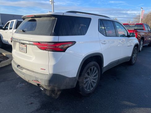 Used 2022 Chevrolet Traverse RS image 2