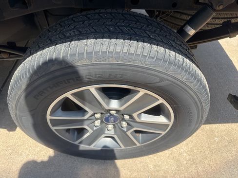 Used 2015 Ford F150 XLT w/ Equipment Group 302A Luxury image 10