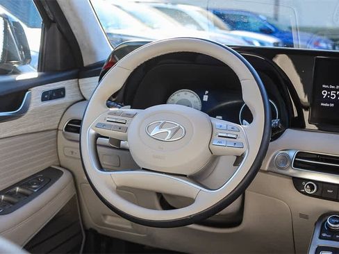 Used 2023 Hyundai Palisade Calligraphy w/ Cargo Package image 18