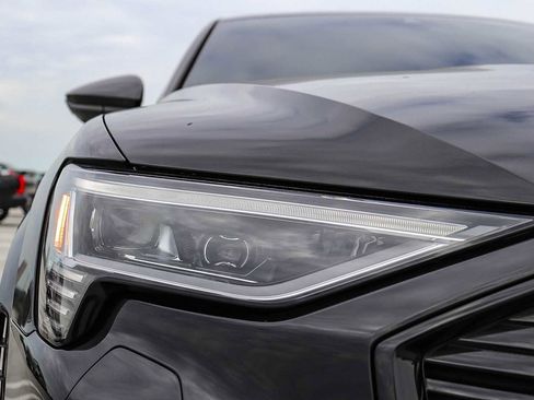 Used 2023 Audi e-tron S Prestige w/ Prestige Package image 9