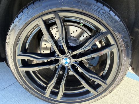 Used 2018 BMW X5 M image 30