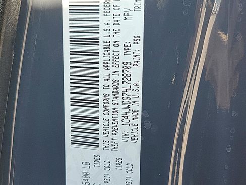 Used 2017 Jeep Wrangler Unlimited Sport image 29