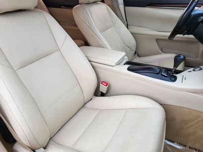Used 2013 Lexus ES 350 w/ Luxury Pkg