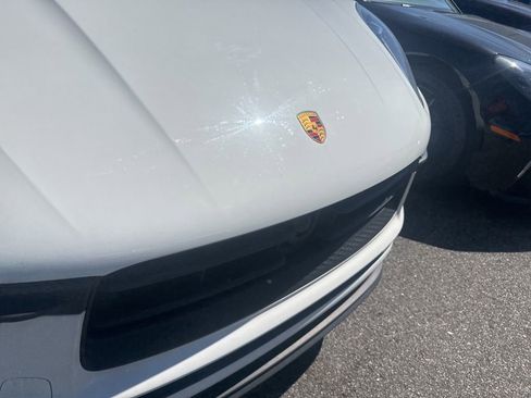 Certified 2023 Porsche Macan AWD/4WD image 3